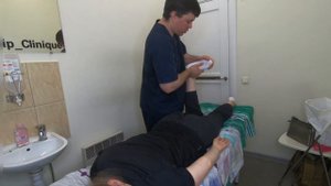 Боль в пояснице слева сзади/как наклониться до пола без боли