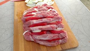Свиной карбонат, запеченный в фольге на мангале