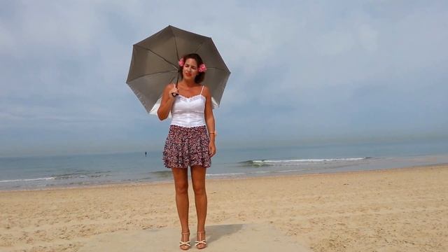 Поэтесса Юлия Бруславская "А весной не нужны нам зонтики" смотреть онлайн