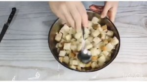 "Крутоны" - сухарики для салата "Цезарь" и не только!