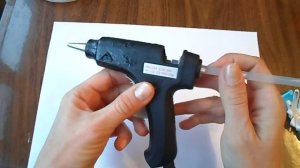 Как пользоваться клеевым пистолетом?