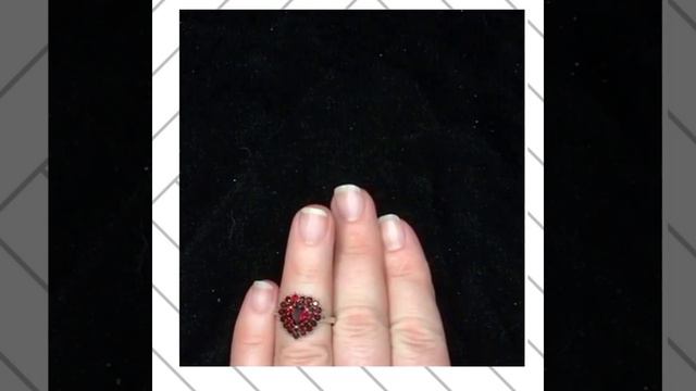 Серебряное кольцо с гранатом