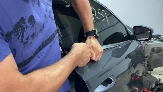 Как снять и заменить хром молдинг Фольксваген пассат б7 ??