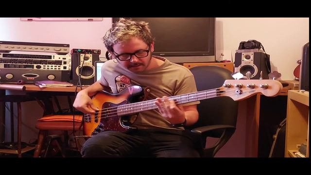 Analisis Fender Jazz Bass MIM (Bass review en castellano) смотреть онлайн