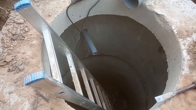 Канализация из дом вывод трубы.