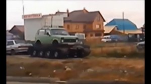 Нива 2121 на гусеницах.