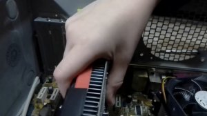 Как вытащить видеокарту из системного блока ?
