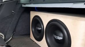 2x12 Pride HP + Aurora 3000, пытается развалить POLO SEDAN