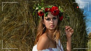 В деревне девушки тоже хотят себе богатых женихов