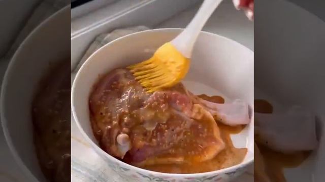 Запеченная курочка с глазированной корочкой смотреть онлайн