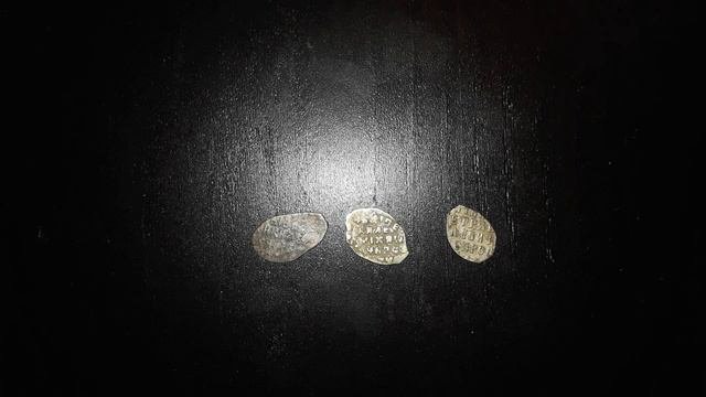 Монеты чешуйки копейки Михаила Фёдоровича, Алексея Михайловича, Петра I обзор история монет