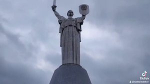 Памятник Родина Мать.