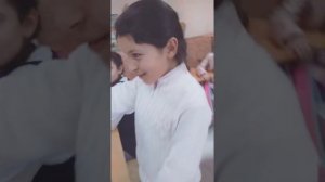 девочки издеваются над новенькой чем всё кончилось?😱😱😱😨😨😨