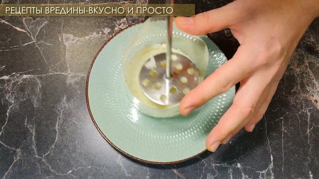 Салат рыбный слоеный - очень нежный. Быстро, просто и вкусно.