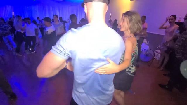 Salsa Josh & Georgia Grace - Social Dancing - Salt Lake City Salsa and Bachata Festival смотреть онлайн