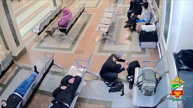 Полицейские патрульно-постовой службы транспортной полиции Омска по горячим следам раскрыли кражу