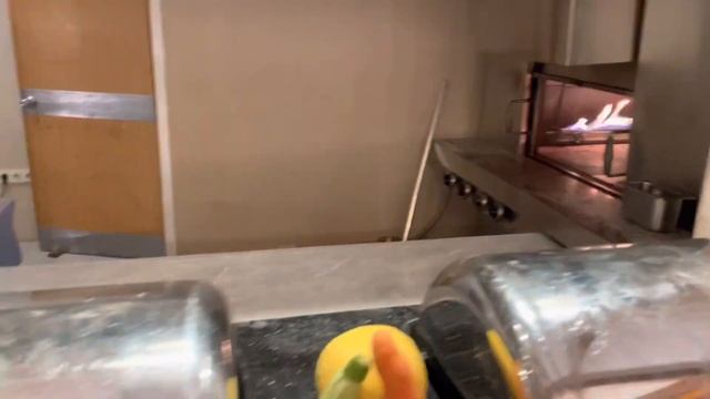 УЖИН В AKKA ALINDA. Шведский стол. Выдают еду повара. смотреть онлайн