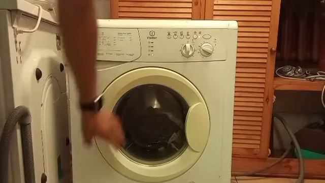 INDESIT стиральная машина если моргает что делать??? смотреть онлайн