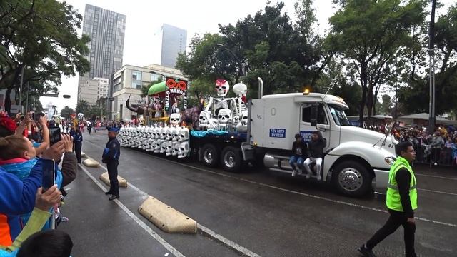 Парад на День мертвых в Мексике. Dia de los Muertos. Parade “day of the dead”