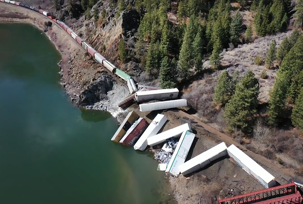 В США сошел с рельсов товарный поезд / События на ТВЦ