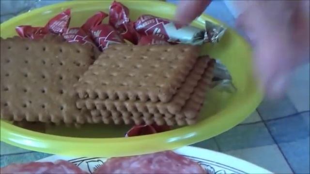 Дача.Тореадор, смелее в бой!Старая люстра.У Зиночки.Обрезка сирени.Восстанавливаю ковер из седума.. смотреть онлайн