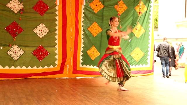 Танец Марии Жильцовой из школы танца Бхаратанатьям