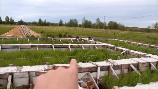 ?Перепад высот фундамента 9,5 см, как и чем делал замеры. Как выравнивать ленту? Продолжаю стройку
