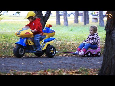 Дети и машина. Диана, Даня и Милан играют в ремонт машинок. Pretend Play