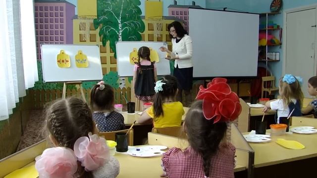 Занятие по рисованию в подготовительной к школе группе