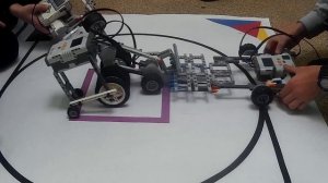 Сумо роботов. Ev3 vs NXT.