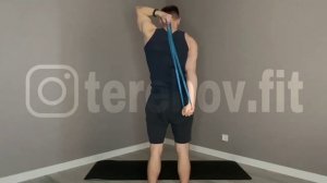 Упражнения с резиной "Тяга резинки на трицепс"