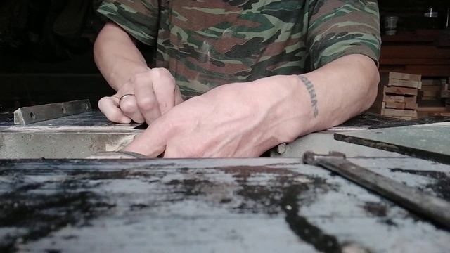 #столярноедело Замена ножей на электрофуганке. (Очистка, взвешивание, установка, настройка). смотреть онлайн
