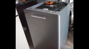 посудомоечная машина electrolux протекает, выбивает автомат. ошибка i40