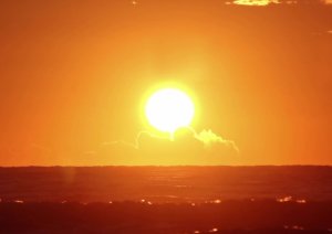 ЗВУКИ МОРЯ; 4 ЧАСА ВИДЕО; ТЁПЛОЕ СОЛНЦЕ НАД МОРСКИМИ ВОЛНАМИ; ДЛЯ СНА, РЕЛАКСАЦИИ, МЕДИТАЦИИ, УЧЁБЫ