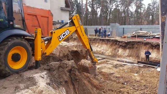 Разработка котлована, погрузка и вывоз грунта