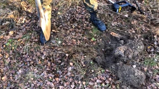 Капаем металлолом на старом Советском поле. Интересные находки. смотреть онлайн