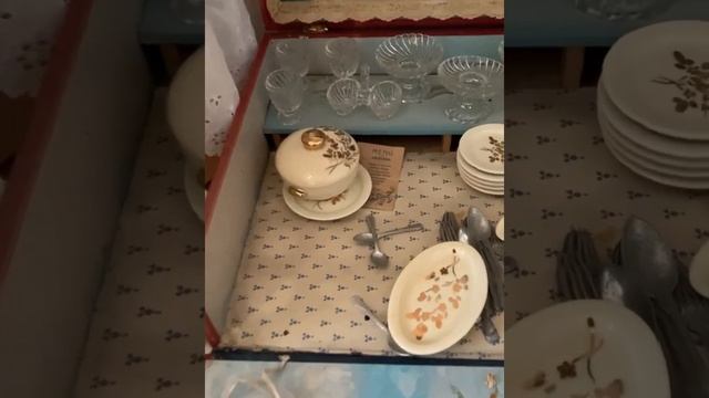 Шкаф- витрина IKEA смотреть онлайн