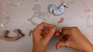 Винтажные декоративные НОВОГОДНИЕ ИГРУШКИ своими руками DIY. Лошадка и фонарик из картона