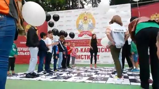 Шахматный флешмоб в парке Кирова, посвящённый дню знаний.(1) смотреть онлайн