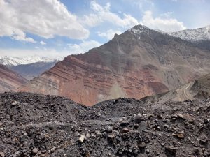 Горное месторождение угля в Таджикистане