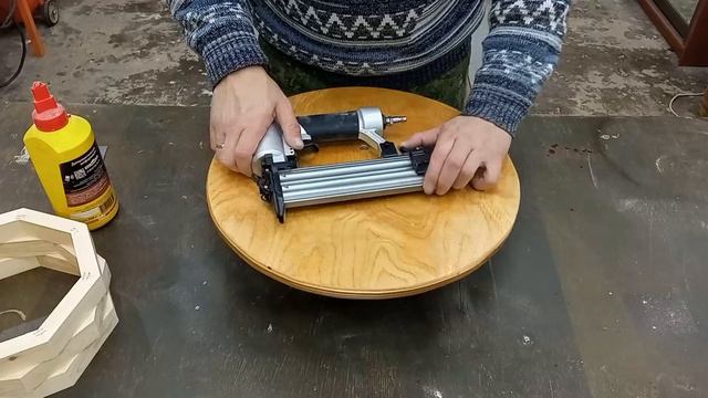 Как сделать удивительное кашпо для растений своими руками // DIY Amazing Planter Box // How To Buil смотреть онлайн