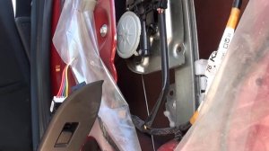 Замена заднего правого стекла Suzuki Grand Vitara 2