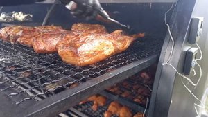 мясо в смокере bbq