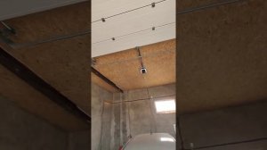 Гараж из кирпича 10х8 с высотой потолков 4м, построен на болоте