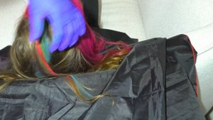 Красим волосы спреем и мелками для волос. Окрашивание ЦВЕТНЫХ прядей до первого мытья головы