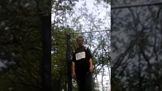 Пытаюсь делать выход на две руки вроде получается