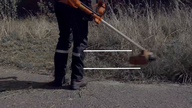 Работа бензокосой триммером Husqvarna при кошении высокой травы смотреть онлайн