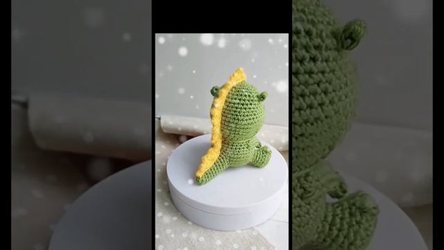 Мини-мини дракончик? такой маленький, ещё с соской ?? #игрушка #драконы смотреть онлайн