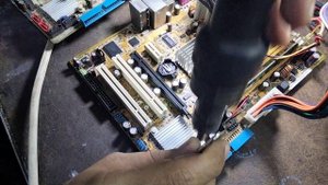ASUS P5GC-MX1333   Chassis intruded! Fatal Error....System Halted