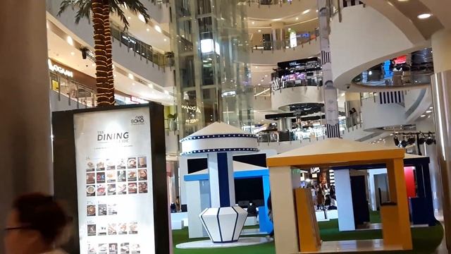 " Central Park Mall " en " Neo Soho Mall " . maandag 7 okt. 2019. Jakarta (7) смотреть онлайн
